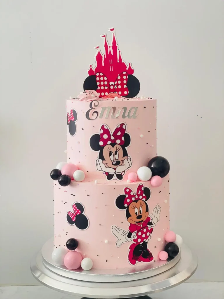 Gâteau anniversaire personnalisé Lille thème Minnie réalisé par Sam's Cake